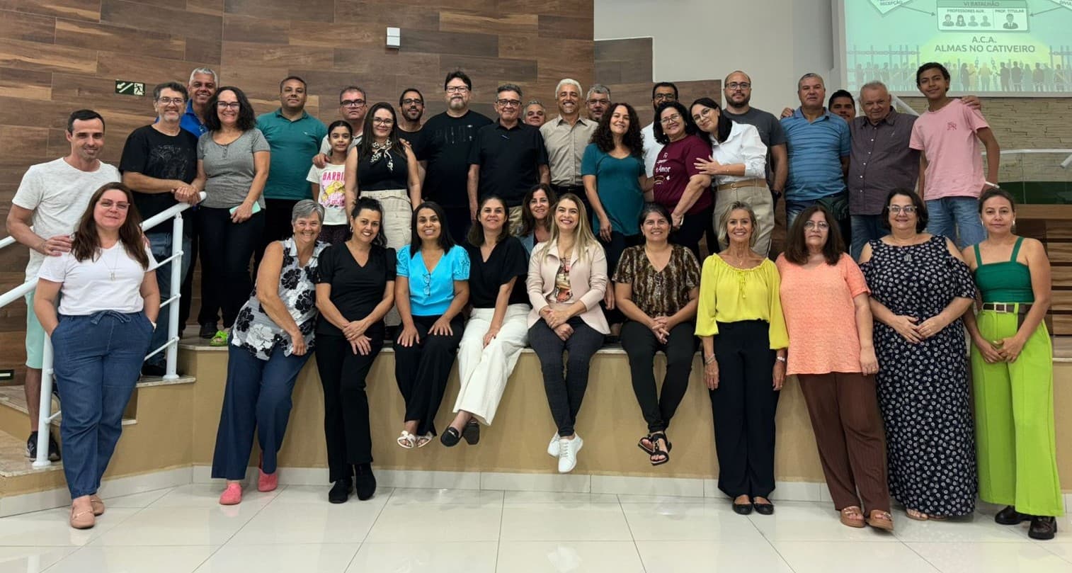 Equipe de voluntários da Escola da Bíblia em Campinas